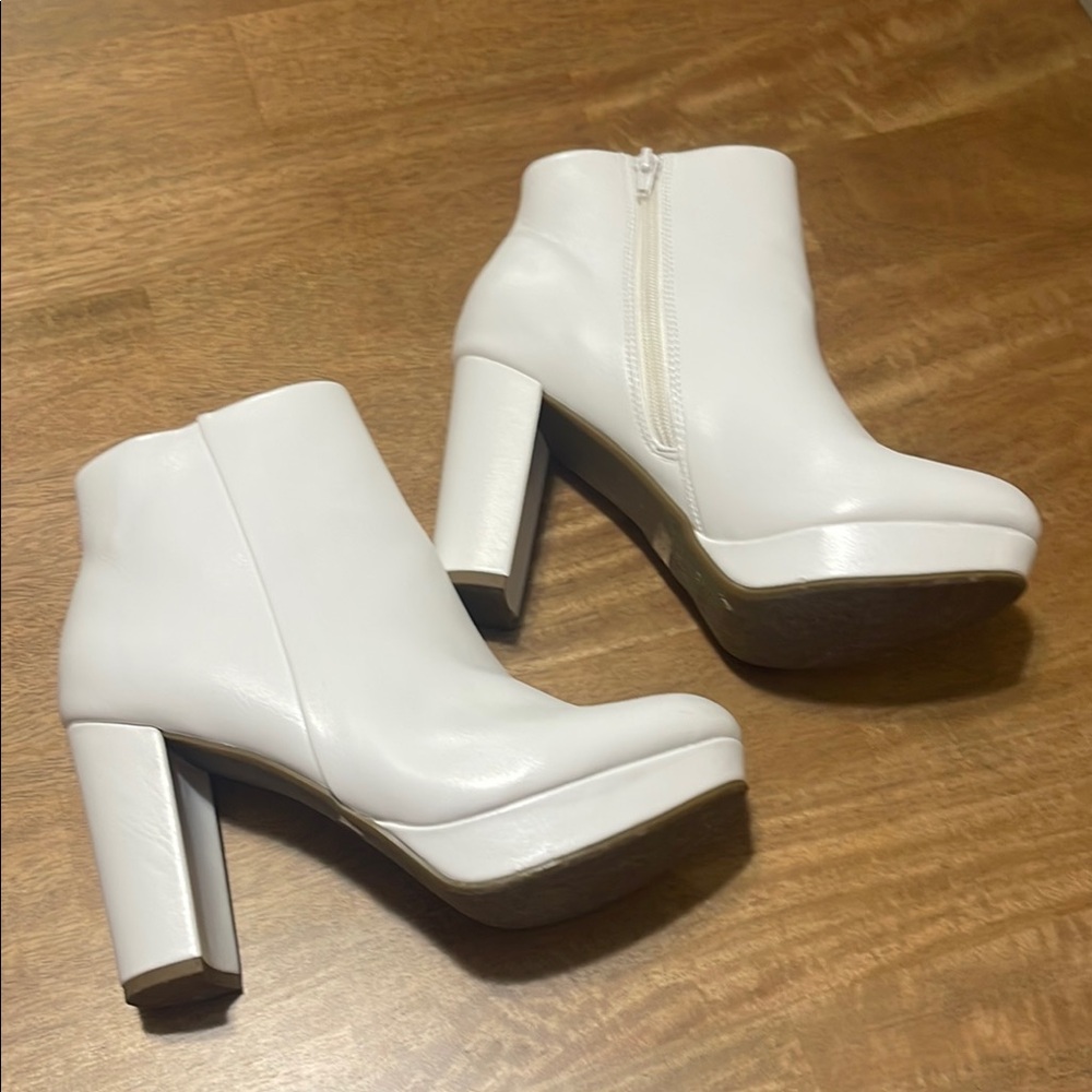 Dream Pairs Elegant White Ankle Boots